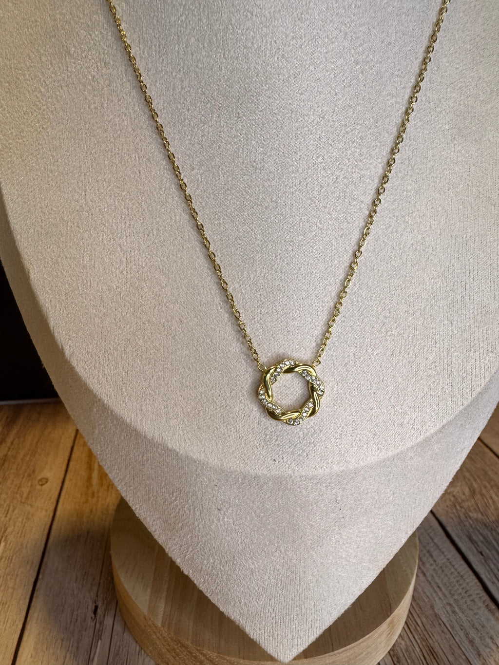 Collier CLARA